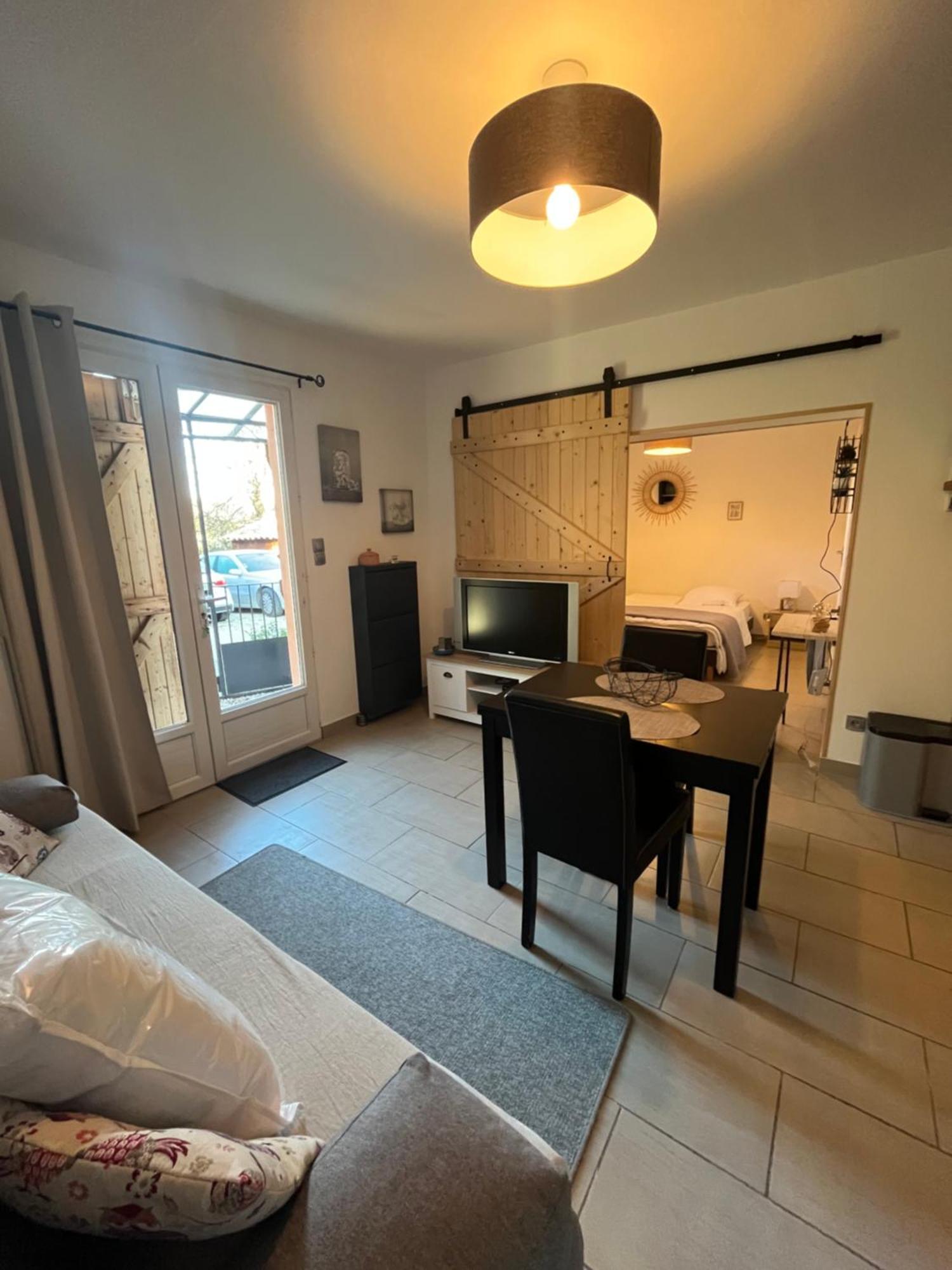 Studio Cosy Avec Climatisation Et Terrasse Malataverne Exteriör bild