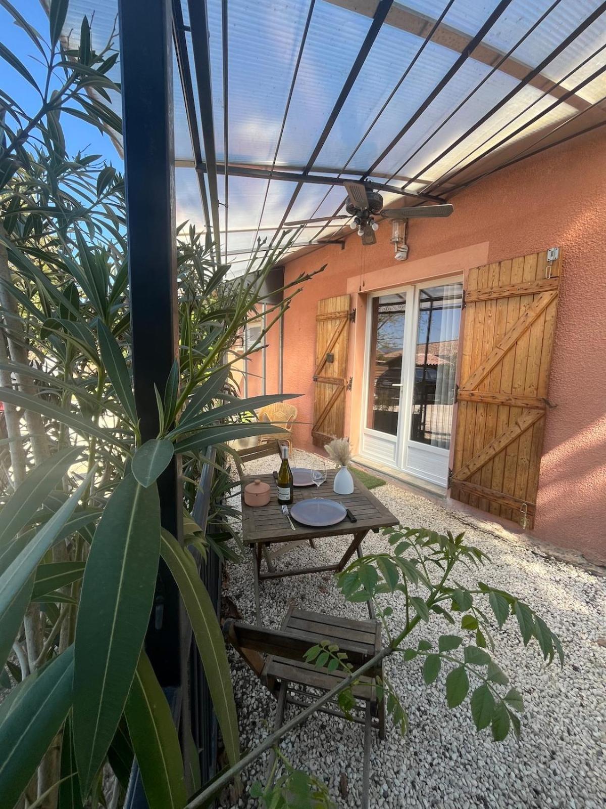 Studio Cosy Avec Climatisation Et Terrasse Malataverne Exteriör bild